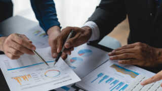 投資のリバランスで成績が変わる！年に一度の資産配分見直しで利益を守る方法」