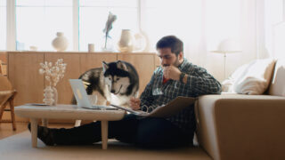 一人暮らしで犬を飼うなら「ライフスタイルとの相性」がすべて