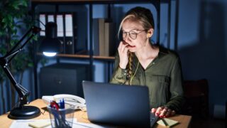 株価暴落が来たらどうする？｜40代投資初心者がパニックにならないための「暴落メンタル」と今から始める5つの準備